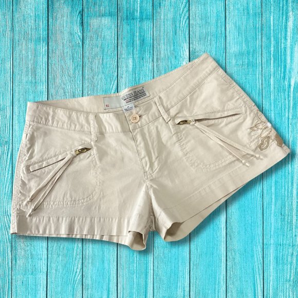 GUESS Shorts with Embroidery and Zip Pockets. Cream - Size 28 - Picture 1 of 4